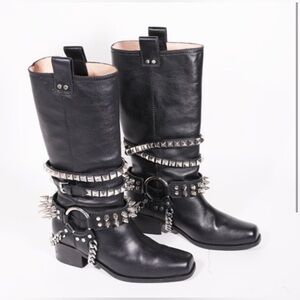 Moschino high cane boots with chain runway spring 18’